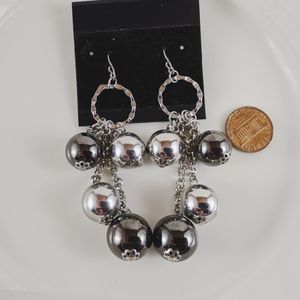 🖤3 for 25🖤Silver Tone Gray Ball Dangle Earrings